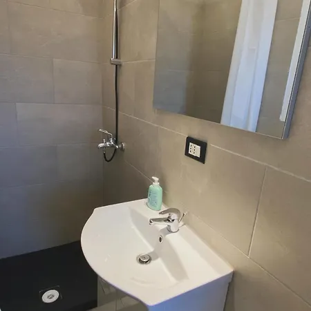 Alojamento de Acomodação e Pequeno-almoço Hlux Oi