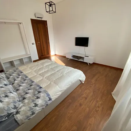 Hlux Oi * Piacenza