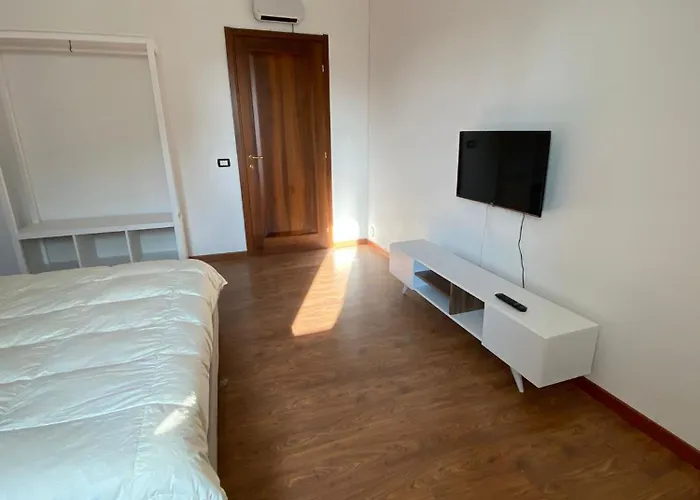 Hlux Oi Oda ve Kahvaltı Piacenza